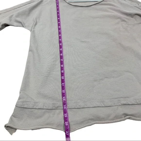 Soft Surroundings Snap Button Raw Hem Long Sleeve Sweatshirt | Gray | Women’s M - Picture 8 of 8